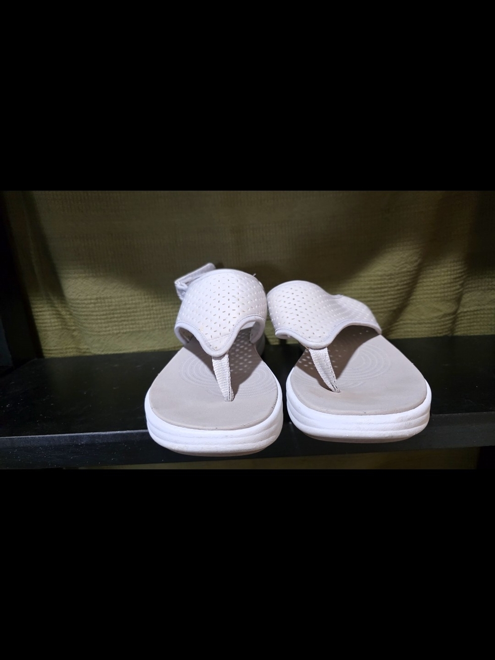 Clarks White Women's Thong Sandals